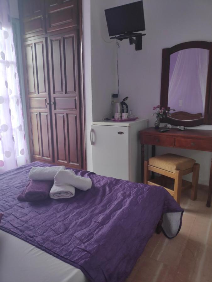 Angela - Zoi Rooms Skiathos-Stadt Exterior foto